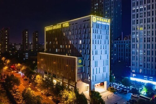 Zhenbao Holiday Hotel (Nanjing Olympic Sports Center)