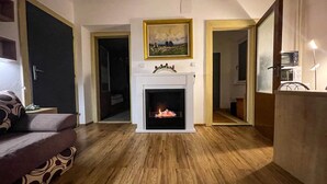 Departamento, planta baja | Área de sala de estar | Televisión de plasma 