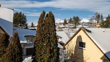 Apartment, 2 Bedrooms | 2 bedrooms, blackout drapes, free WiFi, bed sheets