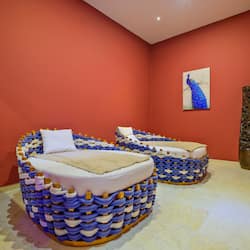 Couples treatment room(s), sauna, Turkish bath/hammam, body treatments