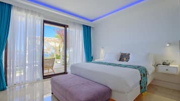 Egyptian cotton sheets, premium bedding, in-room safe, desk