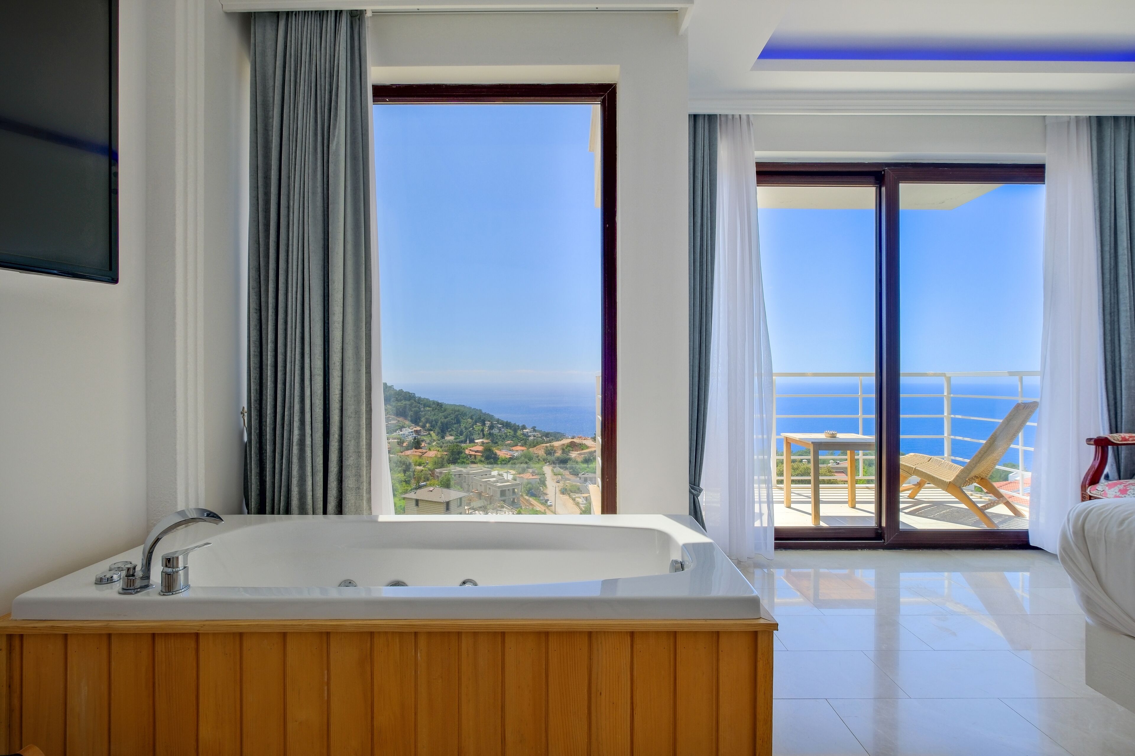 Deluxe Double with Bathtub | Egyptinpuuvillaiset lakanat, ylelliset vuodevaatteet