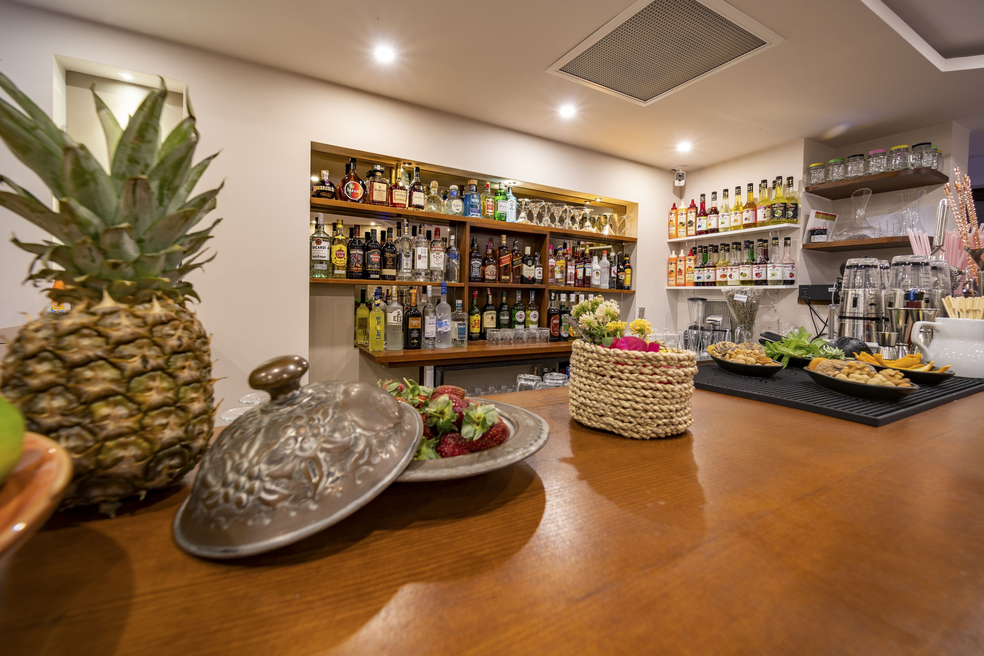 3 bars/lounges, poolside bar