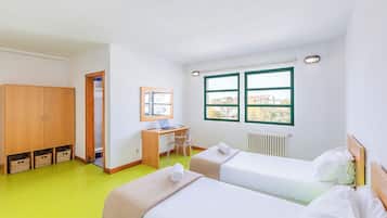 Quarto duplo | Wi-Fi de cortesia, roupa de cama