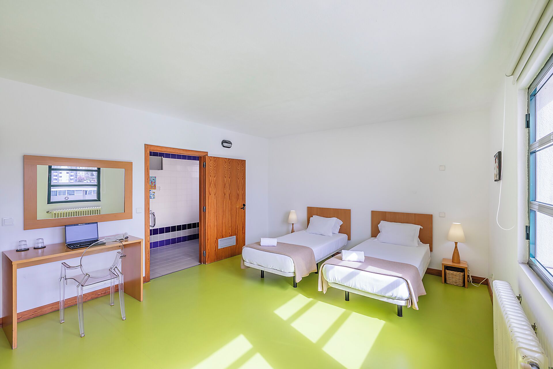 Quarto duplo, acessível | Wi-Fi de cortesia, roupa de cama