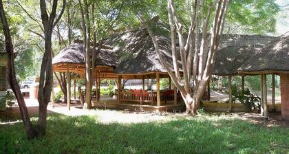 Simbamwenni Lodge and Camping