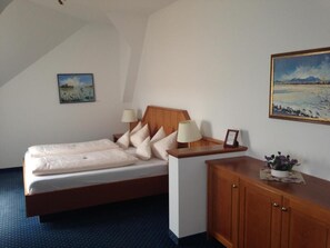 Family Suite | Desk, blackout curtains, soundproofing, free WiFi - Gasthof zur Post Oberwirt (Chieming)