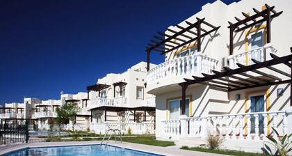 3 Bedroom Apartment Lake View 2 by Likya Global