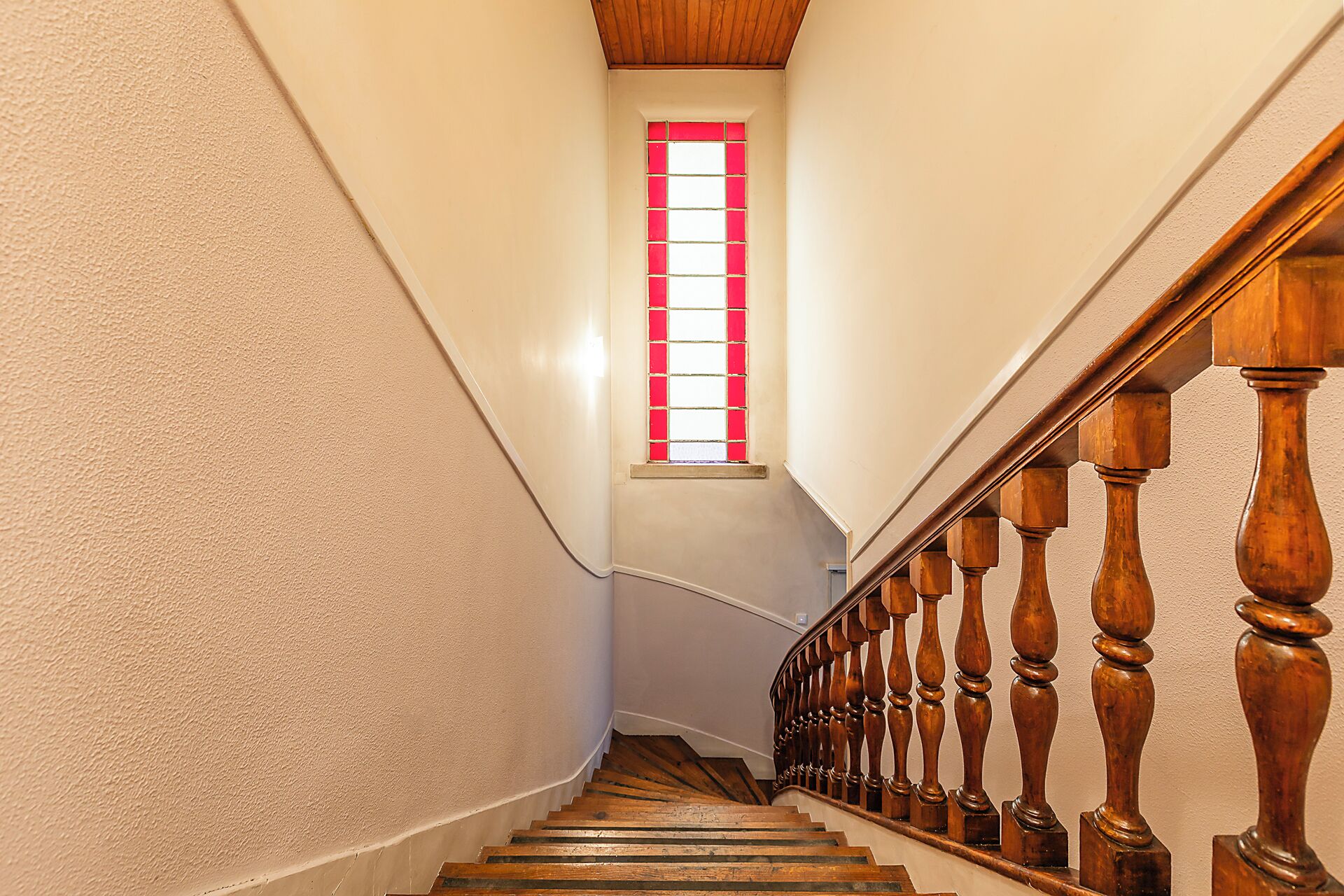 Handrails in stairways