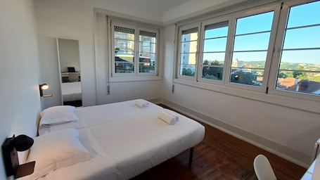 Free WiFi, bed sheets