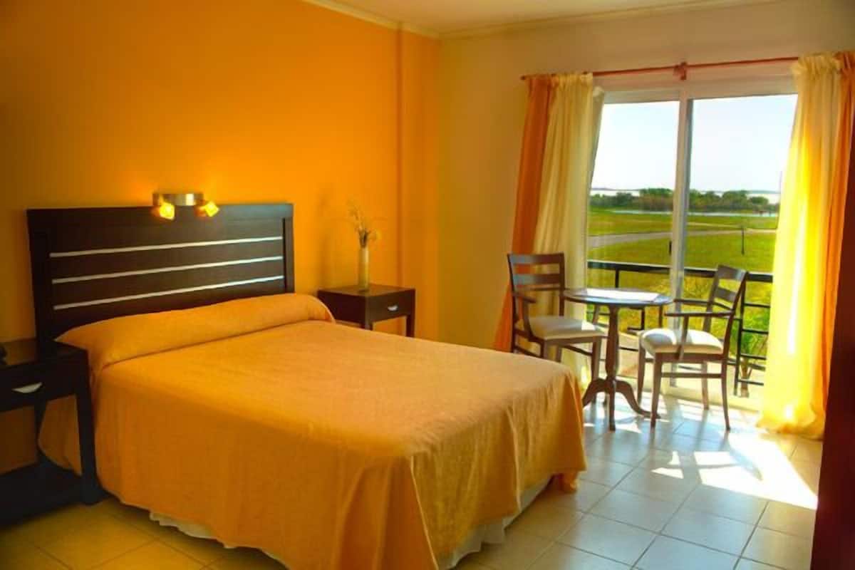 Minibar, desk, blackout drapes, free WiFi