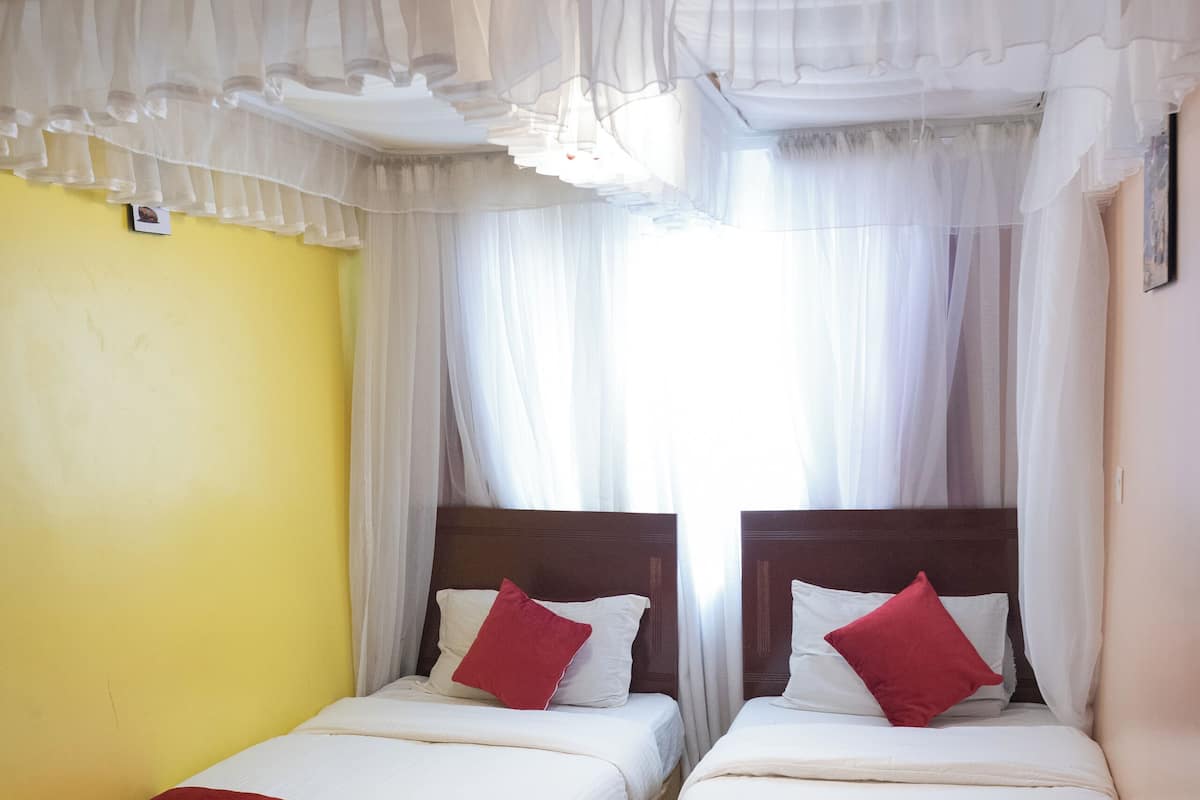 Comfort Twin Room | Hypo-allergenic bedding, individually furnished, desk, laptop workspace