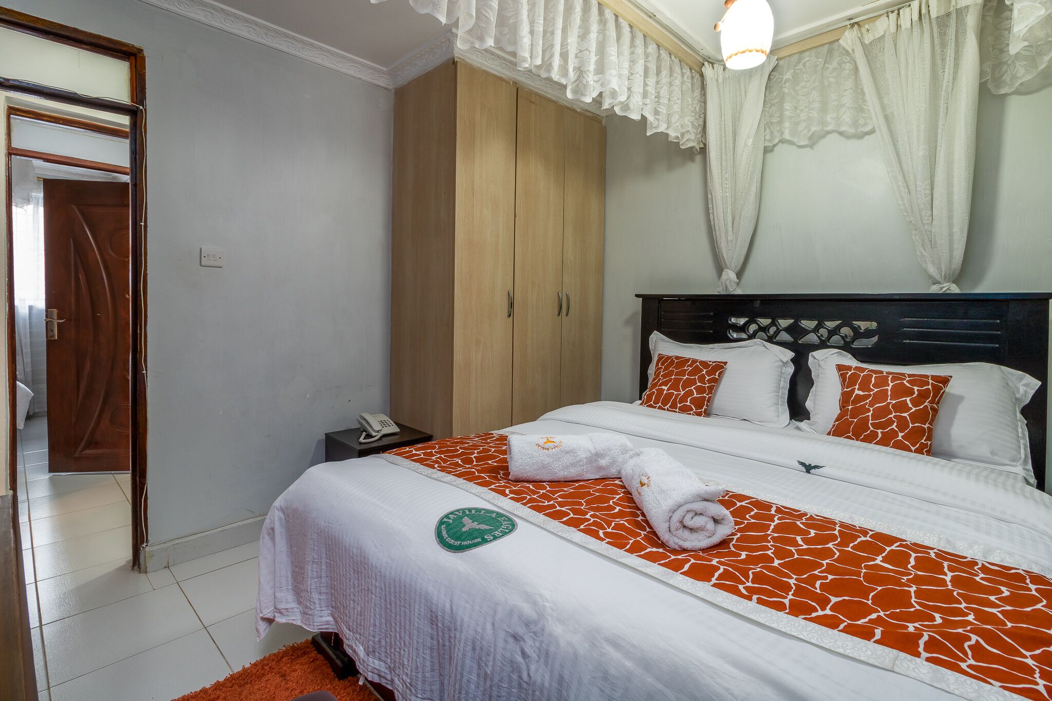 Appartement Confort, 2 chambres, non-fumeurs, rez-de-chaussée | Literie hypoallergénique, bureau