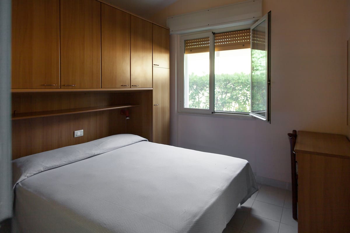 Apartment, 2 Bedrooms | Blackout drapes, soundproofing