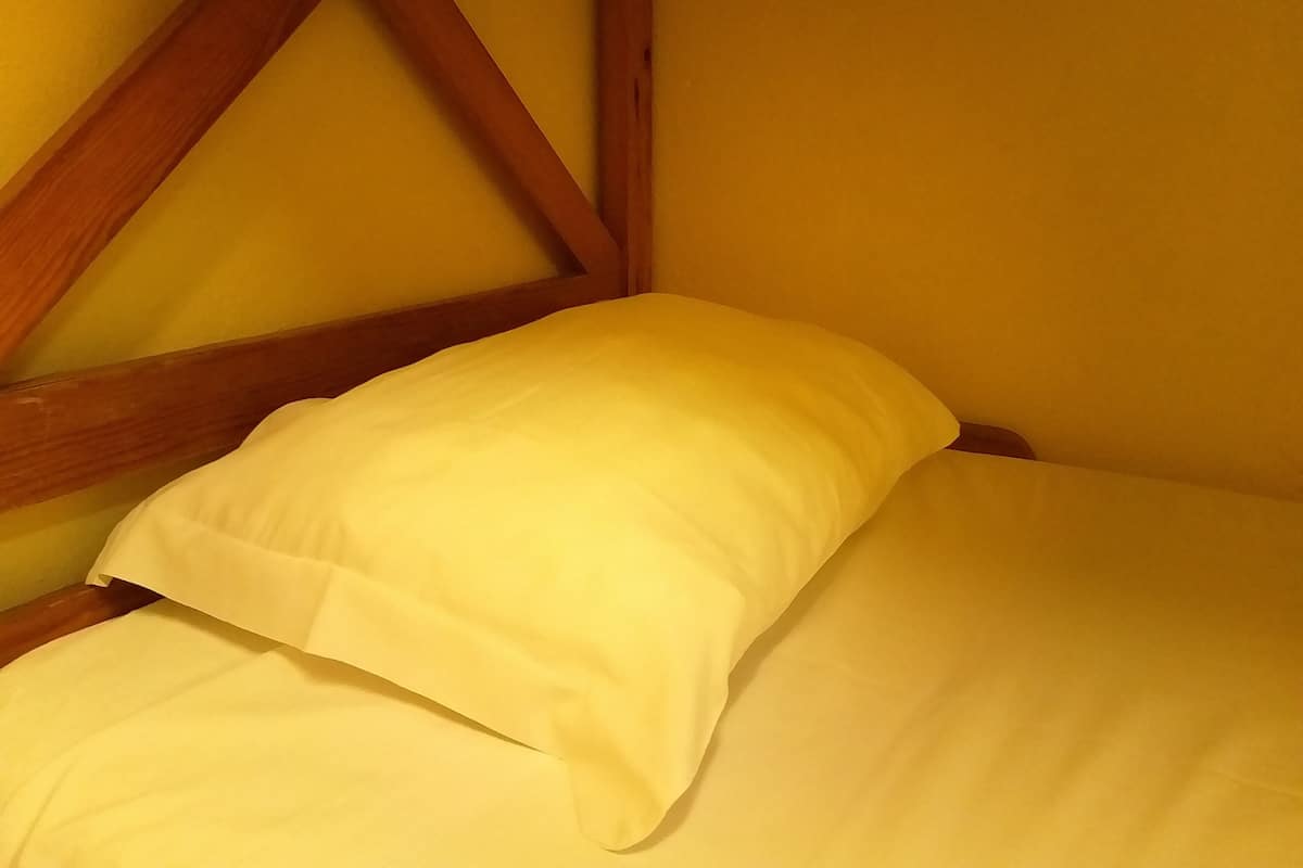 Room, Shared Bathroom (8 Beds) | Iron/ironing board, free WiFi