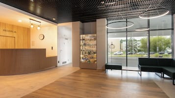 Hot tub, steam room, body treatments, hydrotherapy, aromatherapy