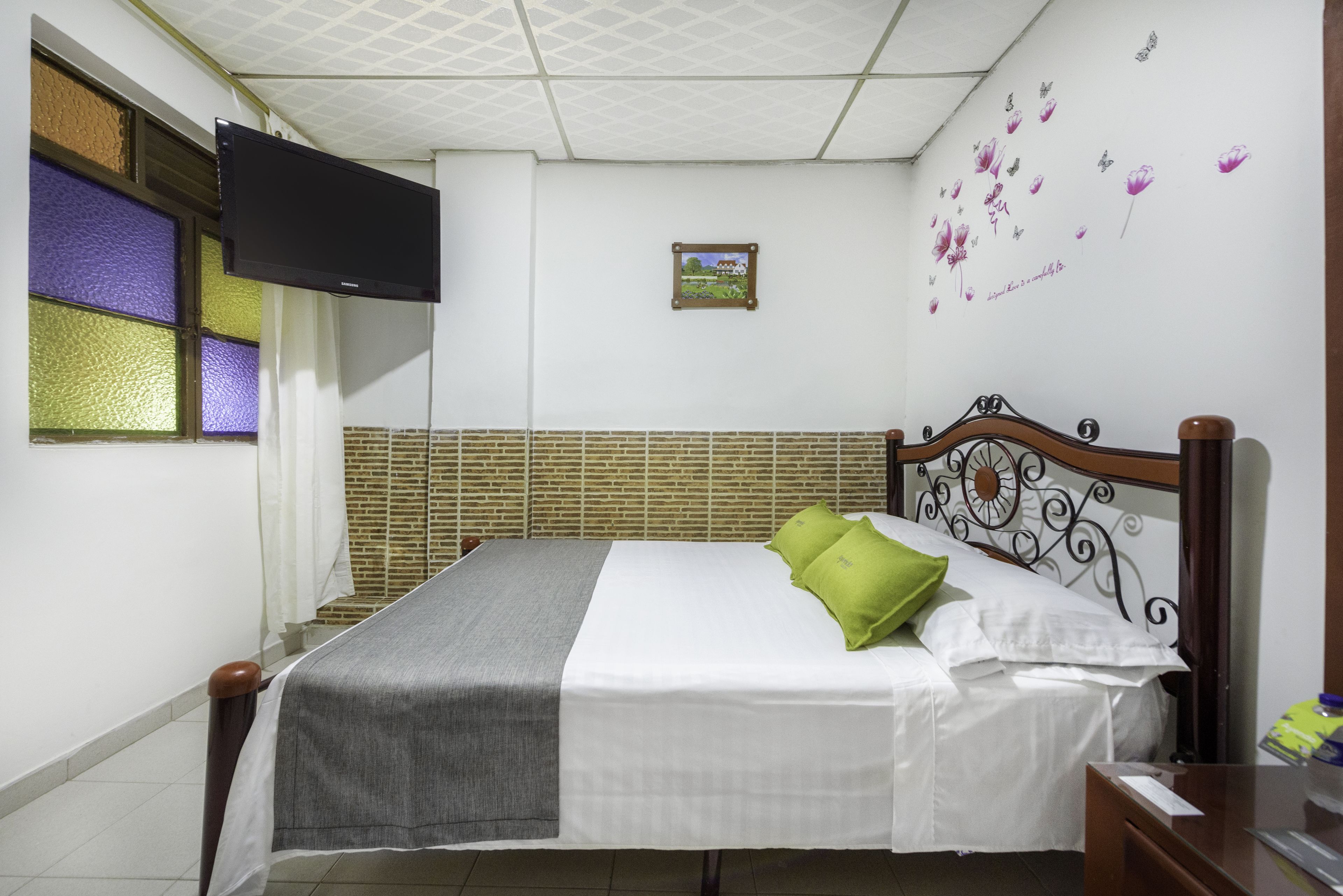 free wifi, bed sheets, wheelchair access