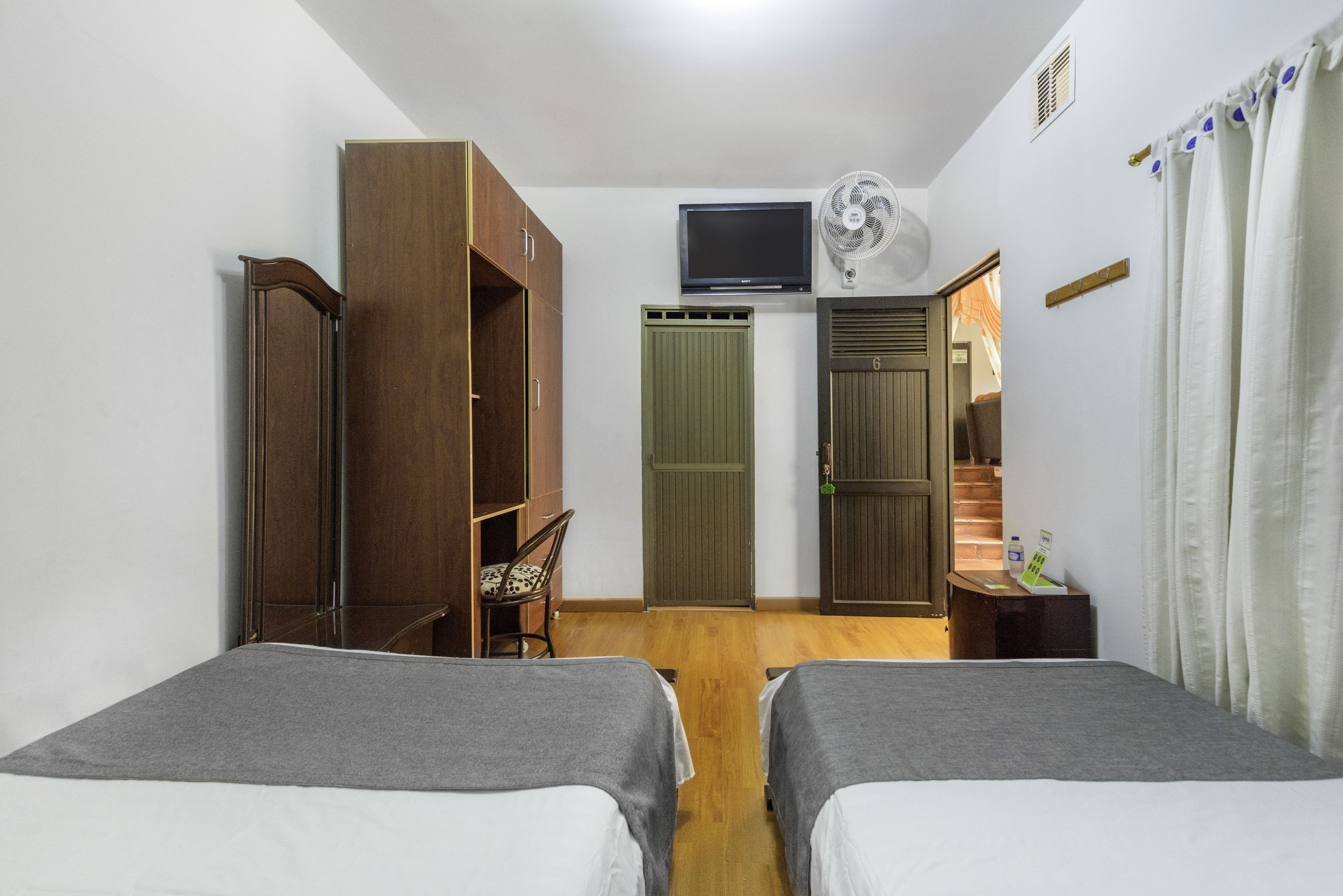 triple room, non smoking | free wifi, bed sheets, wheelchair access