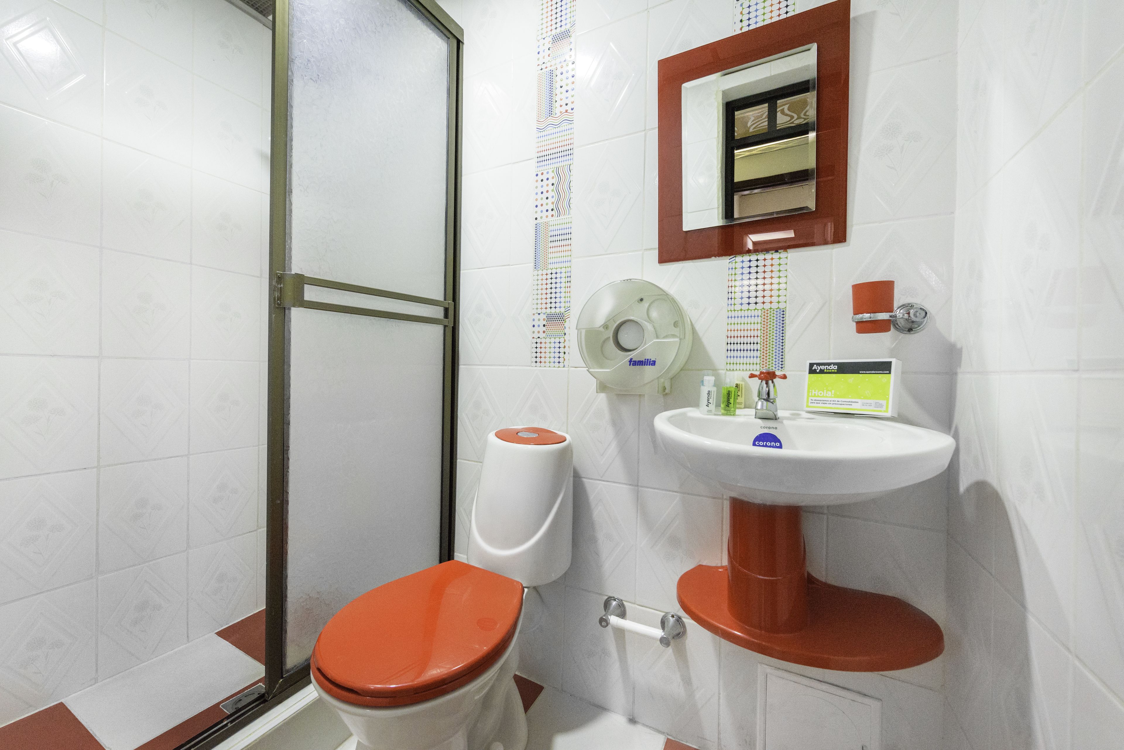 shower, free toiletries, towels