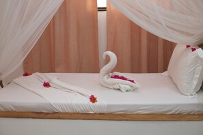 Twin Room | Iron/ironing board, free WiFi, bed sheets