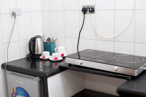 Kamar Double Standar | Setrika/meja setrika, Wi-Fi gratis, dan seprai linen
