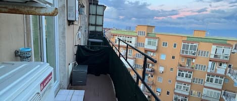 Camera Deluxe con letto matrimoniale o 2 letti singoli, balcone (#1) | Minibar, una scrivania, tende oscuranti, insonorizzazione