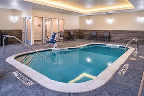 Indoor pool - Fairfield Inn & Suites by Marriott Fort Worth Southwest at Cityview (Fort Worth)