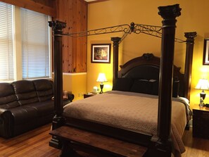 Kamar, 1 Tempat Tidur King, Bebas Asap Rokok | Didekorasi berbeda-beda dan dilengkapi dengan perabotan berbeda-beda