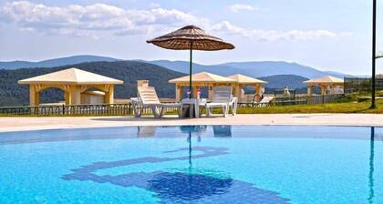 Apartment 1 Bedroom Lake View 2 by Likya Group