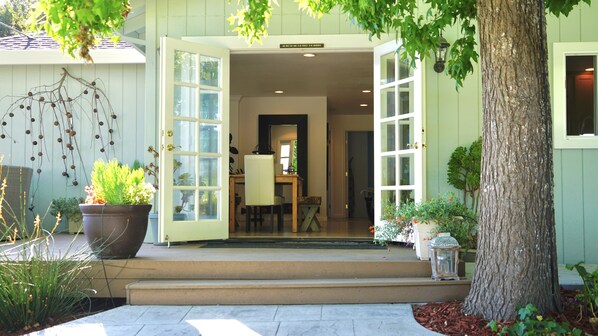 Porch - Gorgeous Country Home (Sebastopol)