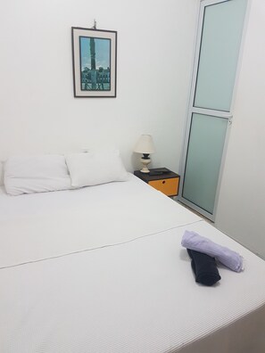 Suite Studio Standard, 1 lit double, non-fumeurs | Minibar, rideaux occultants, fer et planche à repasser, Wi-Fi gratuit