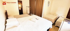 Chambre familiale | Minibar, rideaux d’obscurcissement, fer et planche à repasser