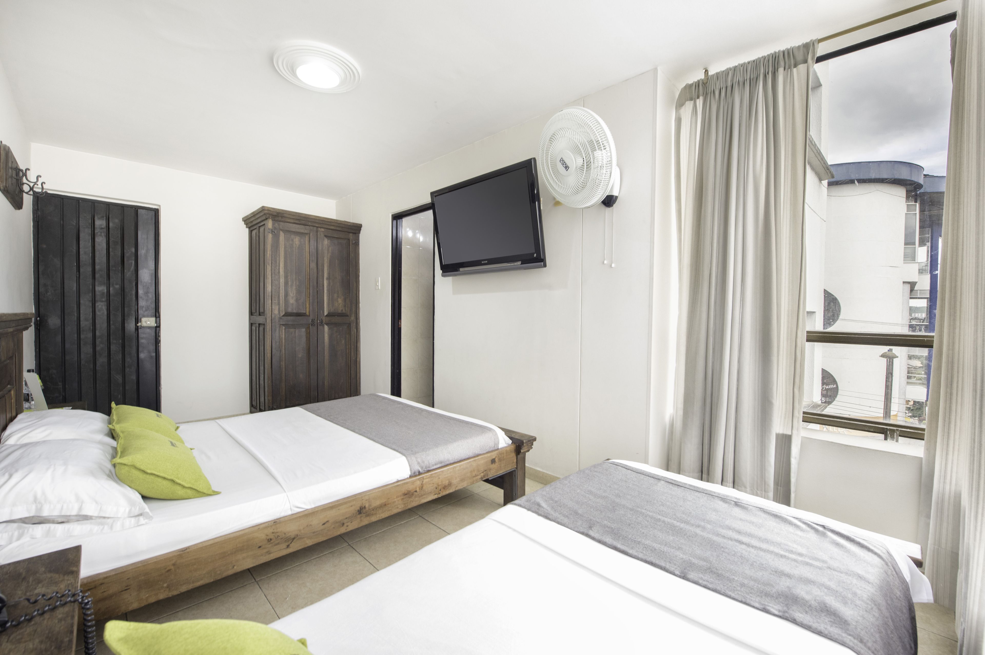 family room, multiple beds, non smoking | hypo-allergenic bedding, in-room safe, desk, free wifi