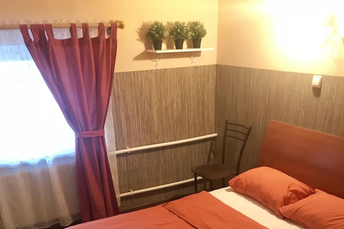 Doppelzimmer, 1 Doppelbett, Nichtraucher | Bügeleisen/Bügelbrett, kostenloses WLAN, Bettwäsche
