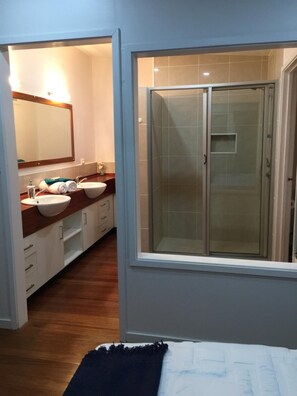 Shower, rainfall showerhead, hair dryer, bathrobes - Island Breeze Fiji (Savusavu)