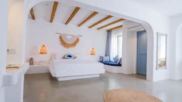 Exclusive-Zimmer, Poolblick | Hochwertige Bettwaren, Tempur-Pedic-Betten, Minibar, Zimmersafe