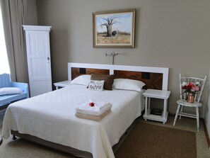 Apartment, 1 Bedroom | Desk, soundproofing, iron/ironing board, free WiFi