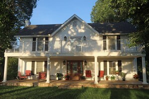 Exterior - Villa Cathedral (Alton)