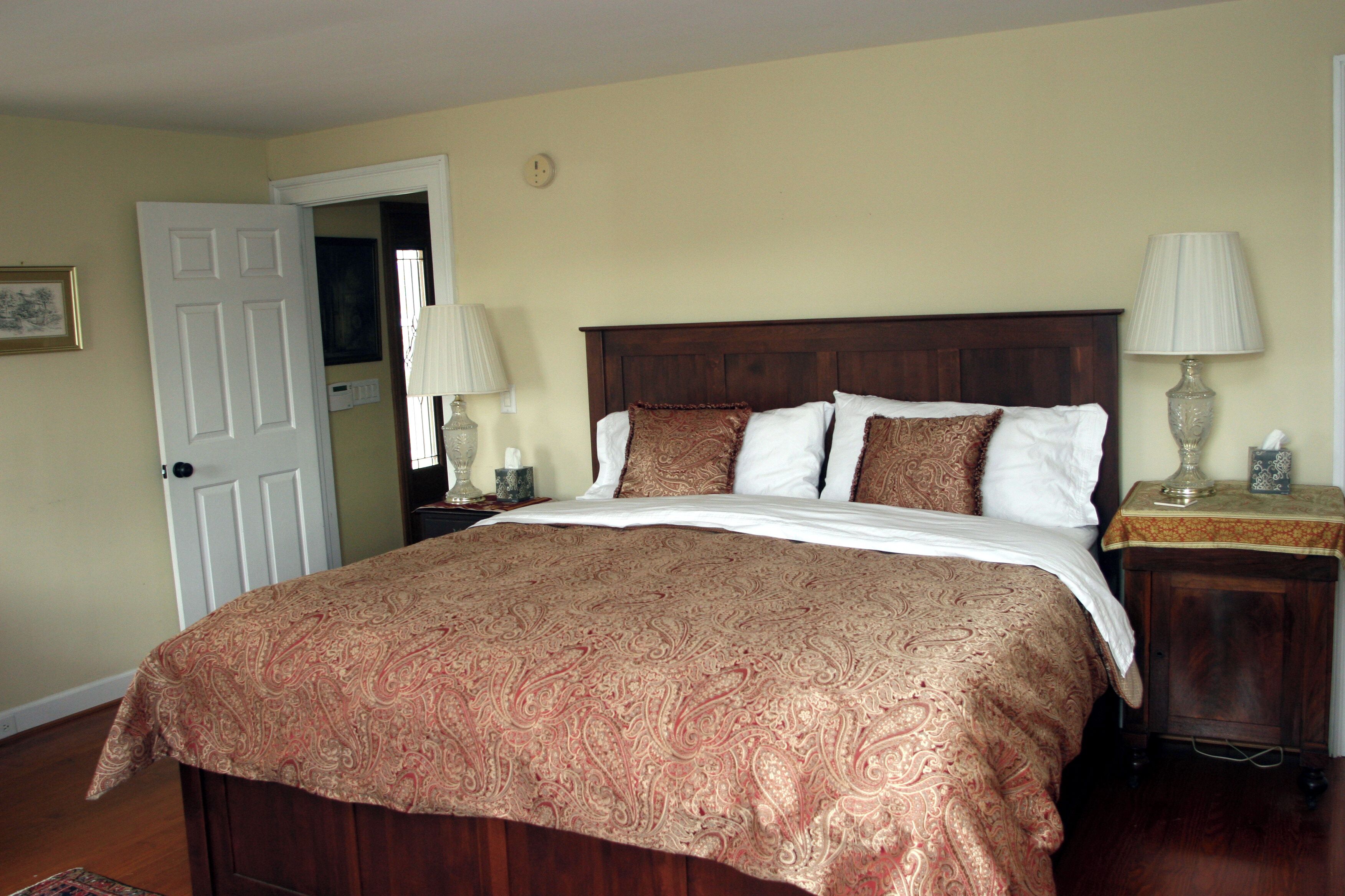 Habitación, 1 cama de matrimonio grande, no fumadores | Mobiliario individual, escritorio, espacio para trabajar con un portátil