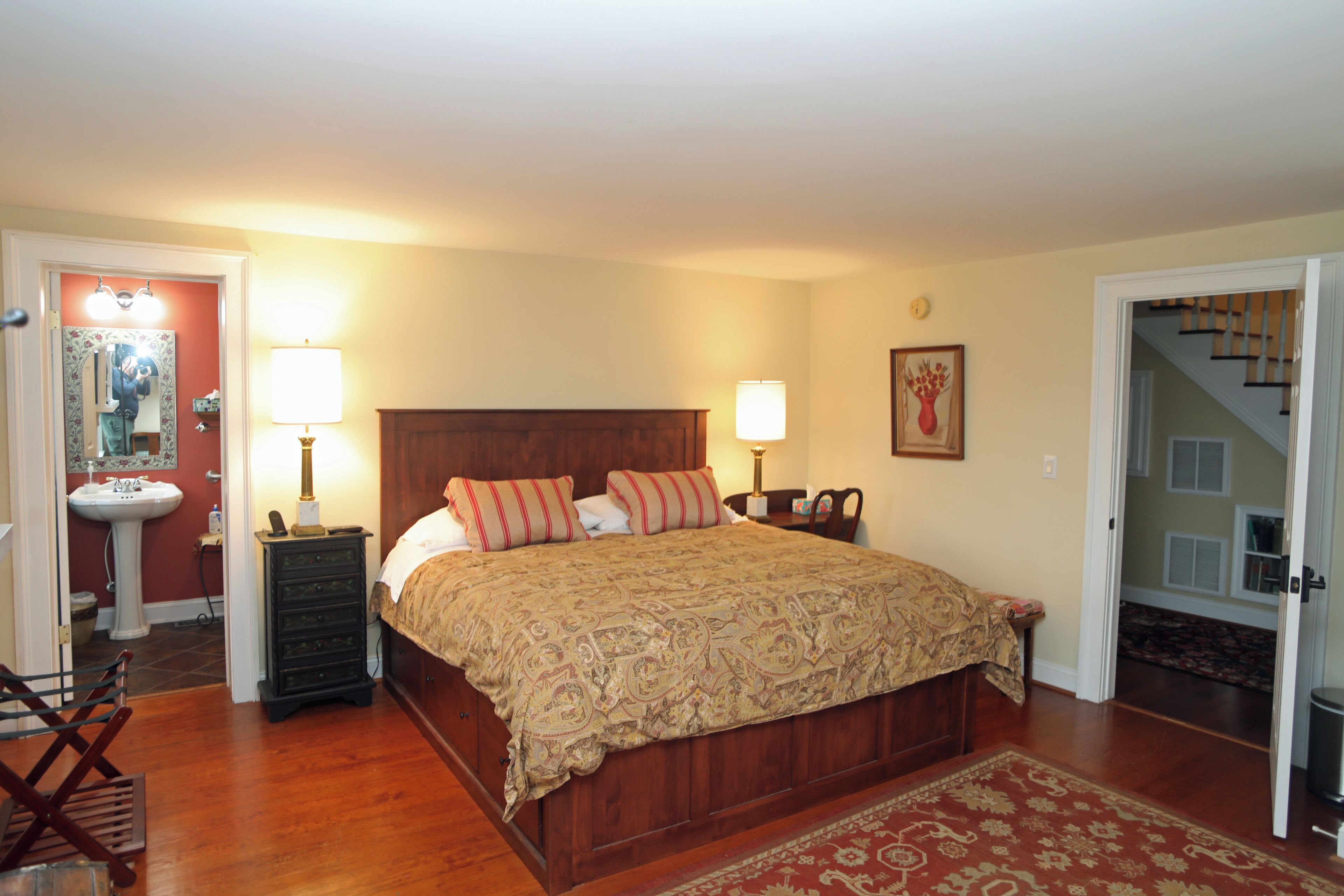 طراز فريد لكل وحدة ومكتب ومساحة عمل للك مبيوتر المحمول وواي فاي مجانًا