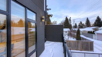 Luxury Townhome, Non Smoking | Balcony