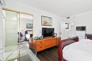 Comfort Double Room, 1 Queen Bed, Non Smoking, Garden View | 1 bedroom, Egyptian cotton sheets, premium bedding, down comforters