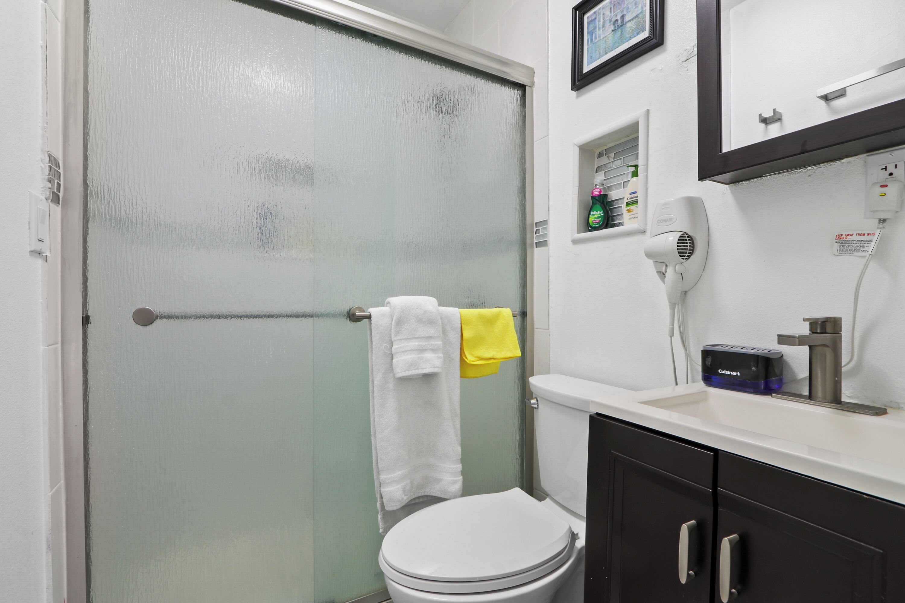 Doppia Comfort, 1 letto queen, non fumatori, vista giardino | Bagno | Doccia, doccia idromassaggio