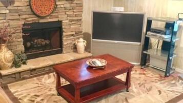 家庭獨棟房屋, 多張床, 非吸煙房 | 客廳 | 電視