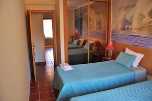 Zweibettzimmer, Gemeinschaftsbad | Kostenloses WLAN, Bettwäsche