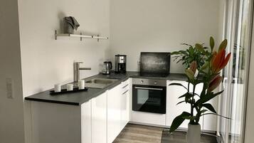 Kühlschrank, Ofen, Herdplatte, Geschirrspüler