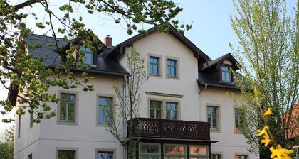 Villa am Grosse Garten - stylish apartment