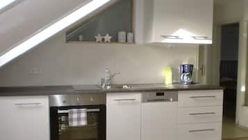 Kühlschrank, Ofen, Herdplatte, Geschirrspüler