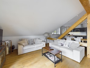 Smart TV, offices - Fantastic central Zugspitze view with parking lot  (Garmisch-Partenkirchen)