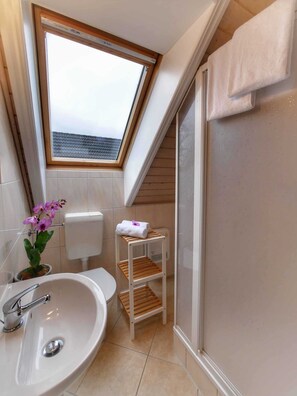 Unclassified image, 5 of 25, button